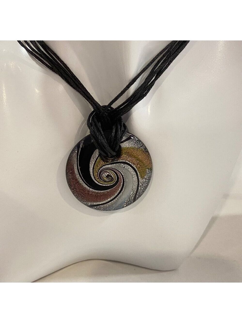 Handcrafted Swirl Pattern Pendant Necklace & Matching Earrings Set With Multicol